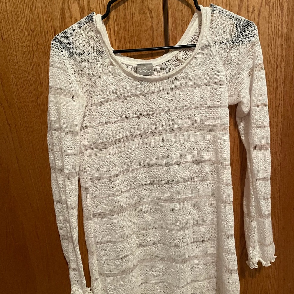 Vanity top - little see through - ruffled edges